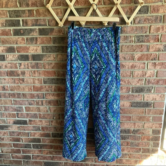 { CHICO’S} Blue Green & White Patterned Wide Leg Pants - Picture 1 of 8